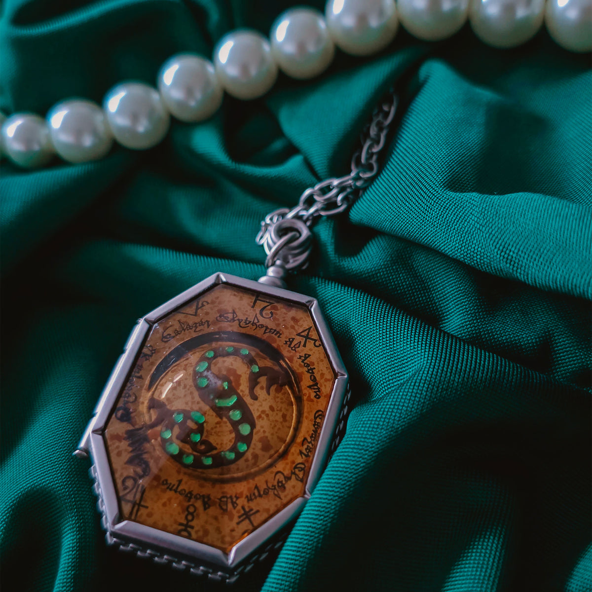 Produktbild Harry Potter - Horrokrux Medaljong Salazar Slytherin