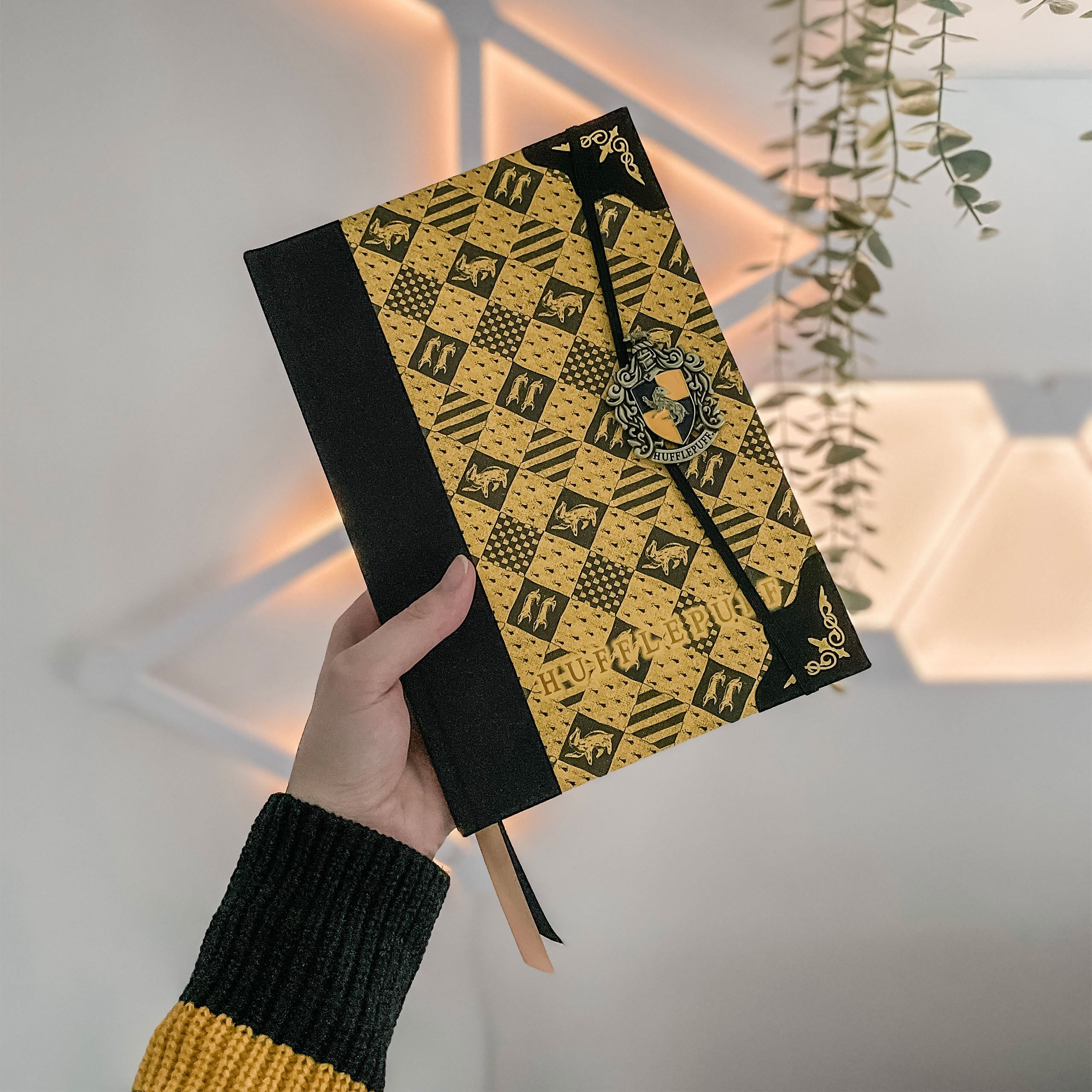 Produktbild Harry Potter - Hufflepuff Emblem Deluxe Anteckningsbok