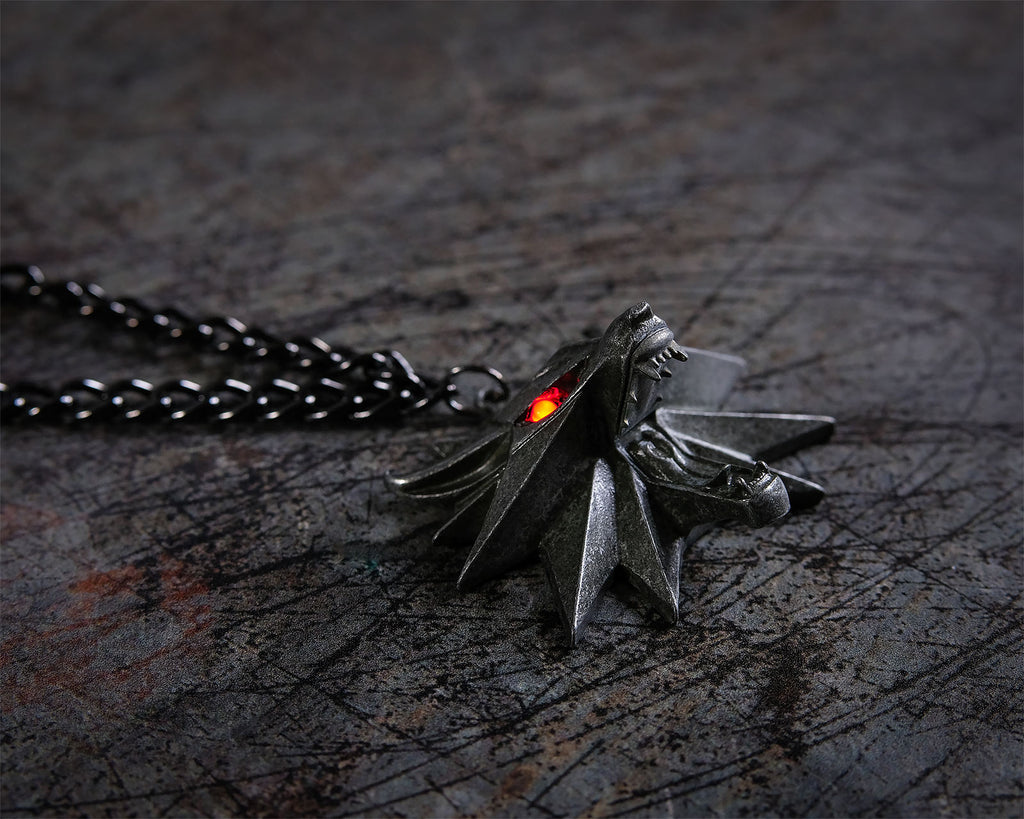 Produktbild Witcher - Wild Hunt Medaljong med LED-ögon