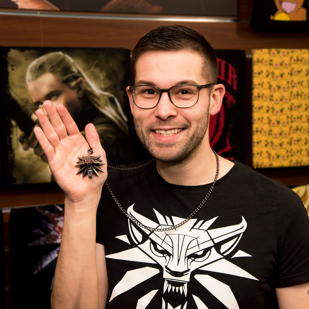 Produktbild Witcher - Wild Hunt Medaljong med LED-ögon