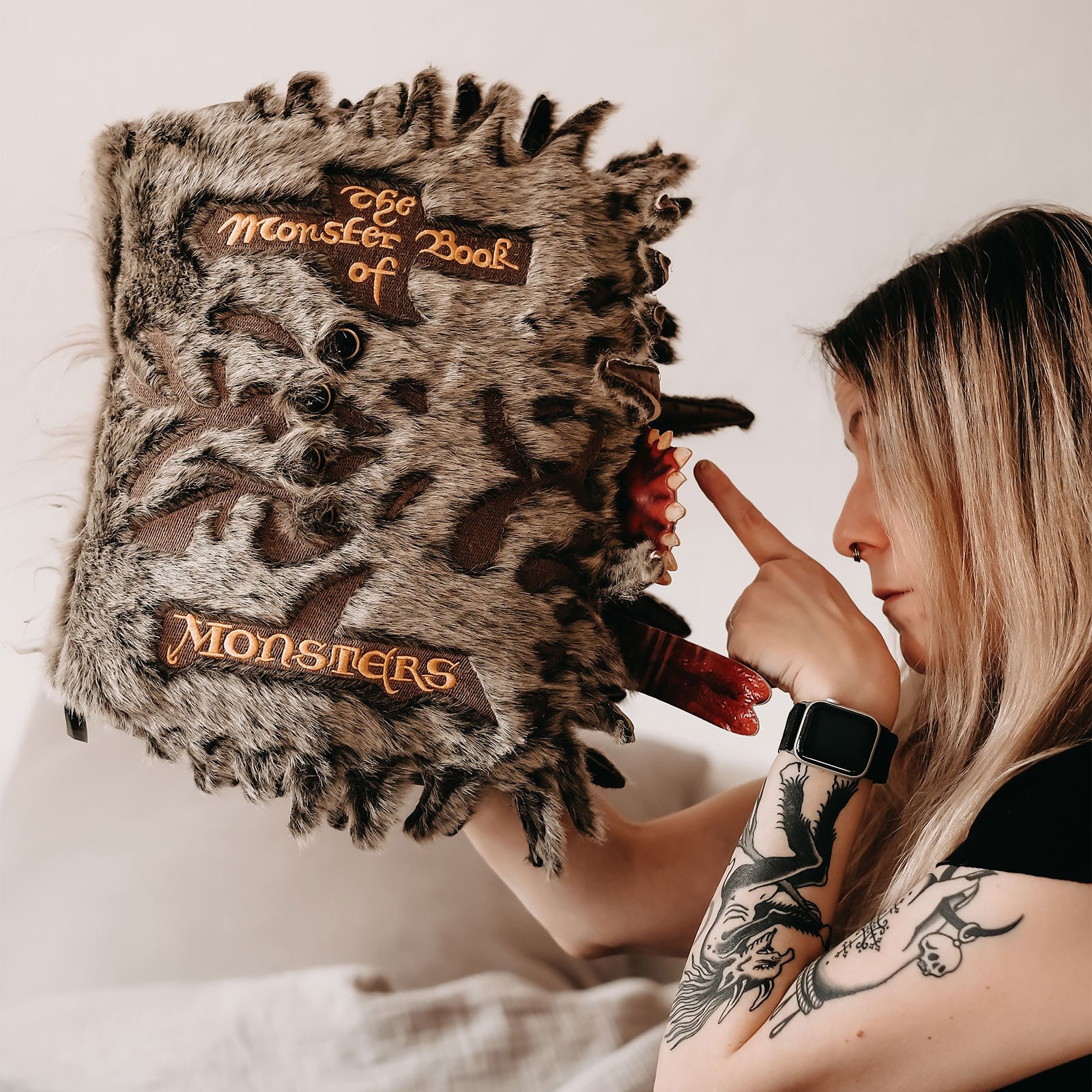 Produktbild Harry Potter - Plysch Monsterboken