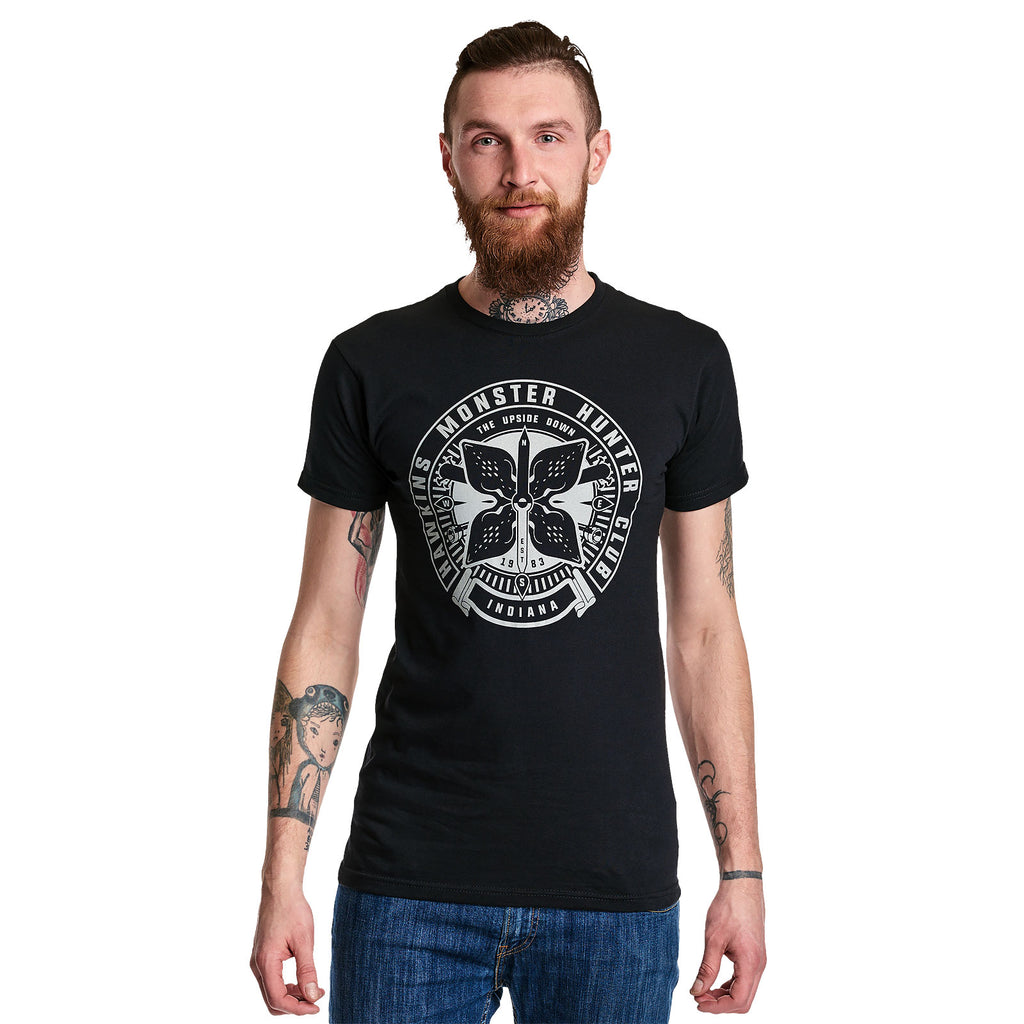 Produktbild Hawkins Hunter Club T-shirt för Stranger Things-fans
