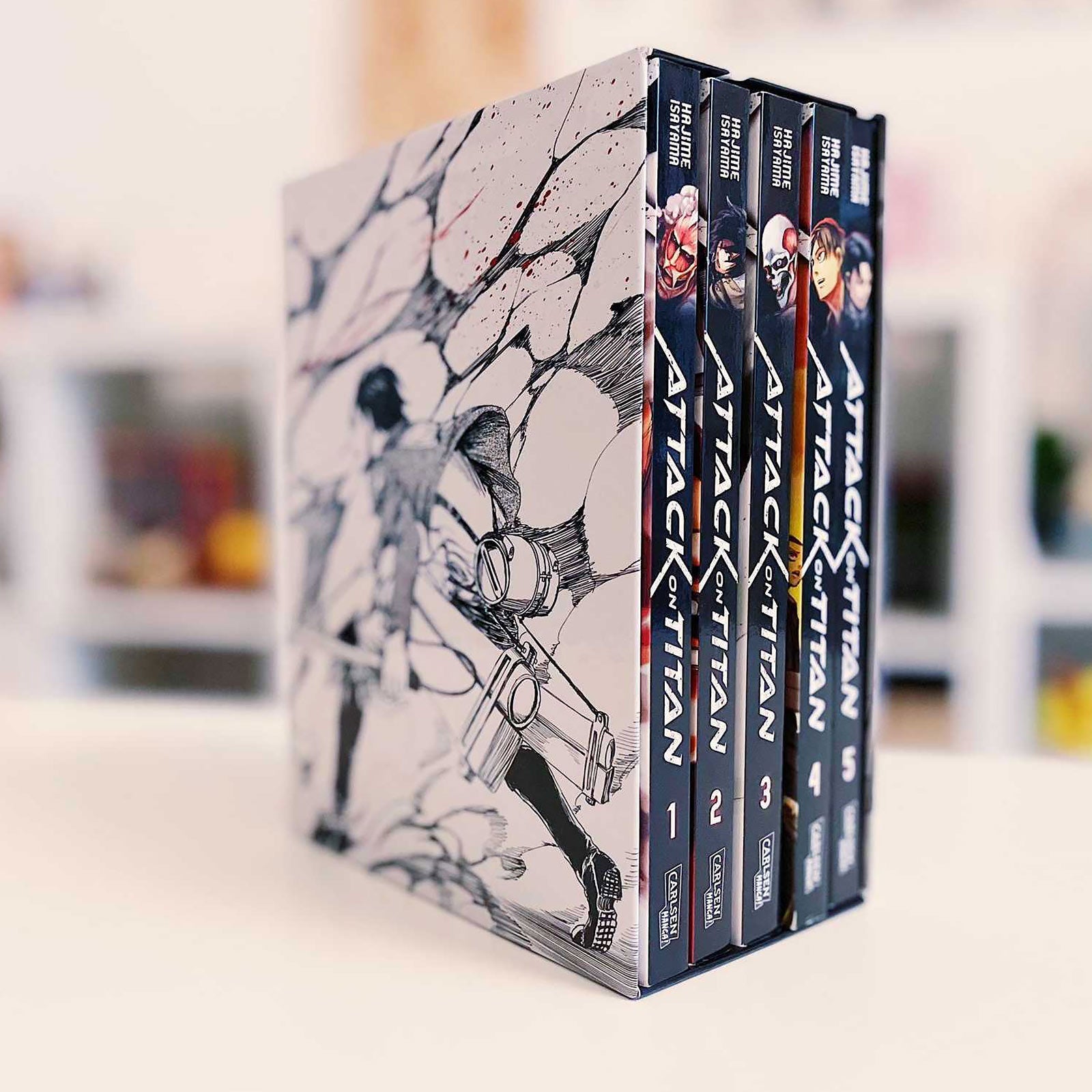 Produktbild Attack on Titan - Samlarbox volym 1-5