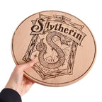 Produktbild Harry Potter - Skärbräda med Slytherins vapensköld, bokträ