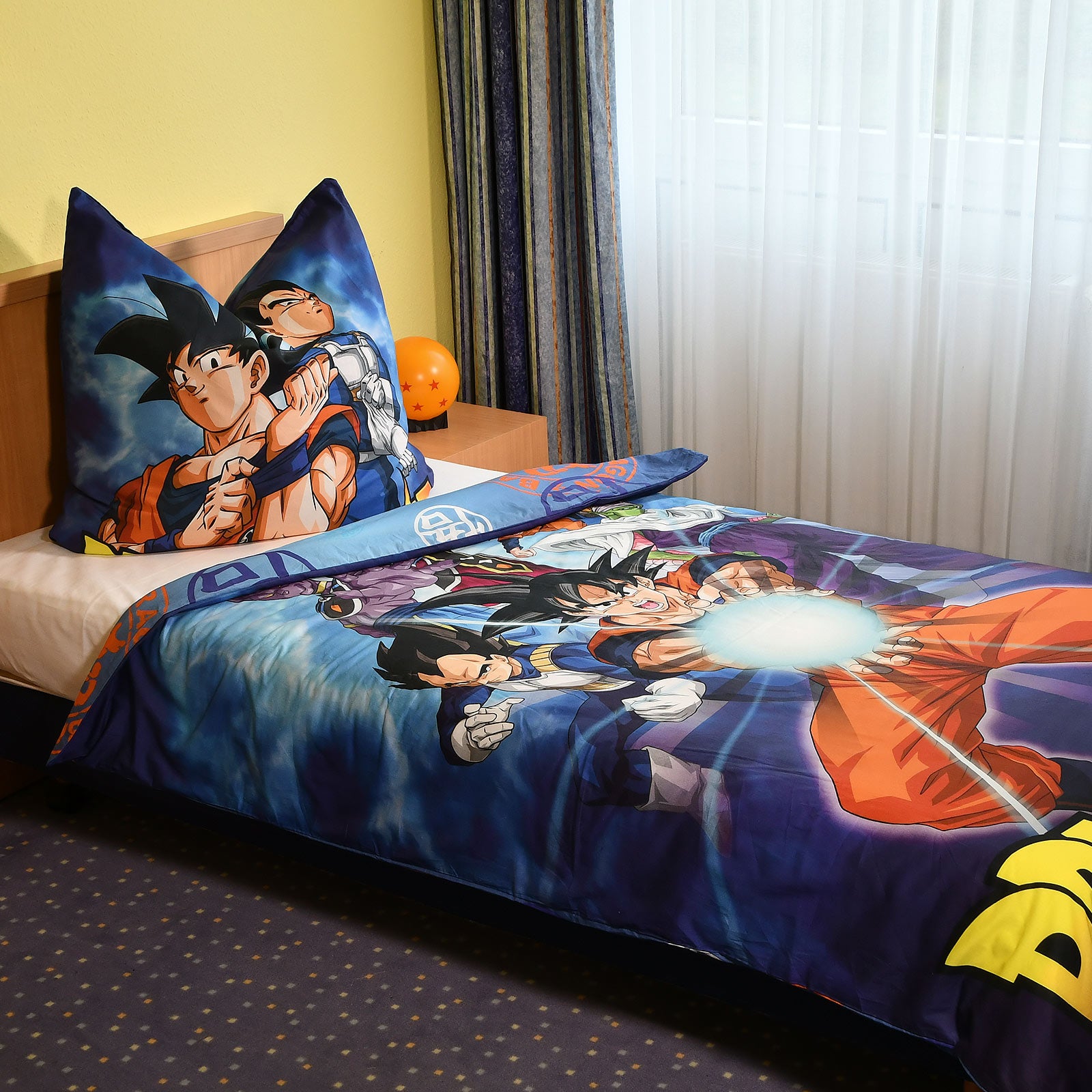 Produktbild Dragon Ball Super - Vändbart påslakanset med karaktärer