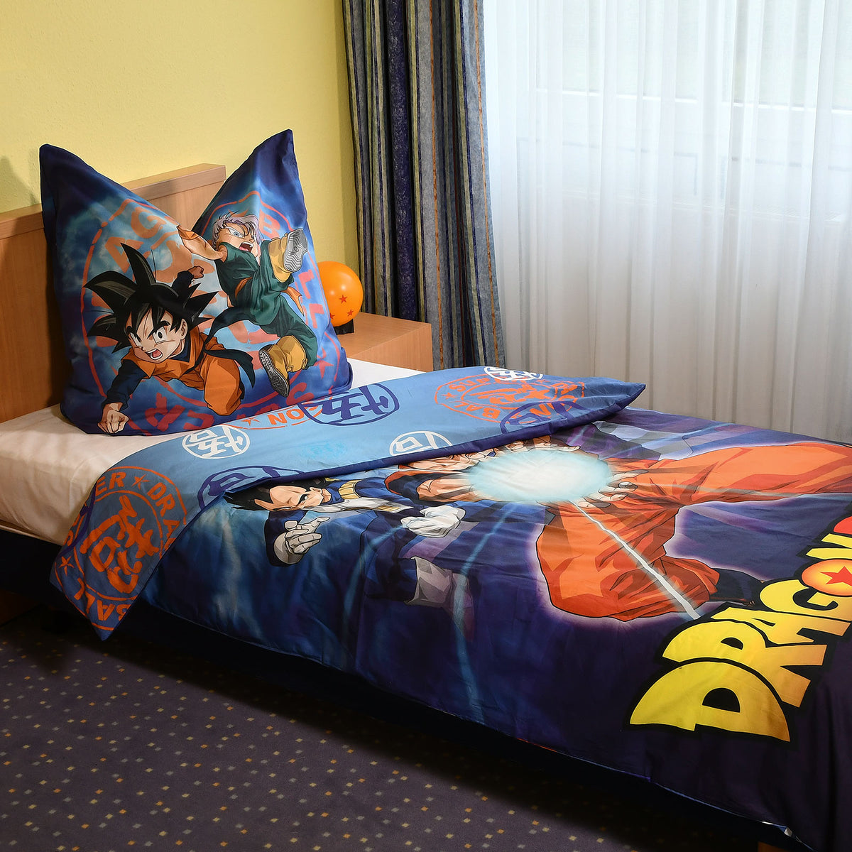 Produktbild Dragon Ball Super - Vändbart påslakanset med karaktärer
