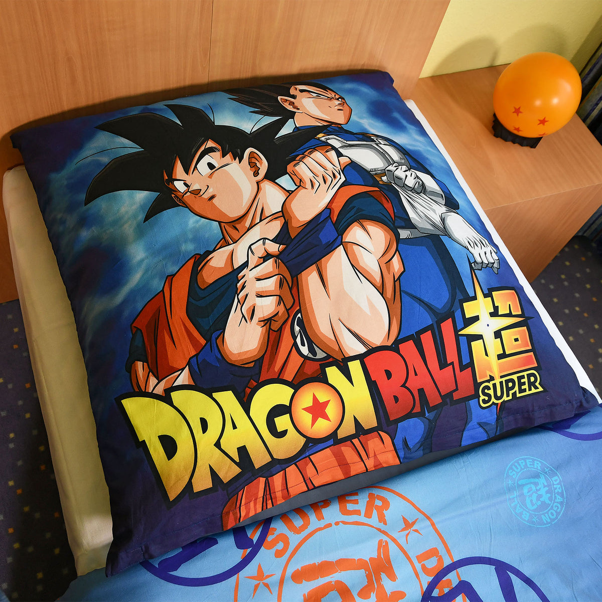 Produktbild Dragon Ball Super - Vändbart påslakanset med karaktärer