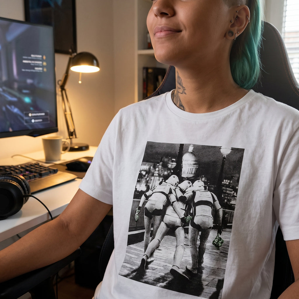 Produktbild Imperial Fighters at Night T-shirt för Star Wars-fans