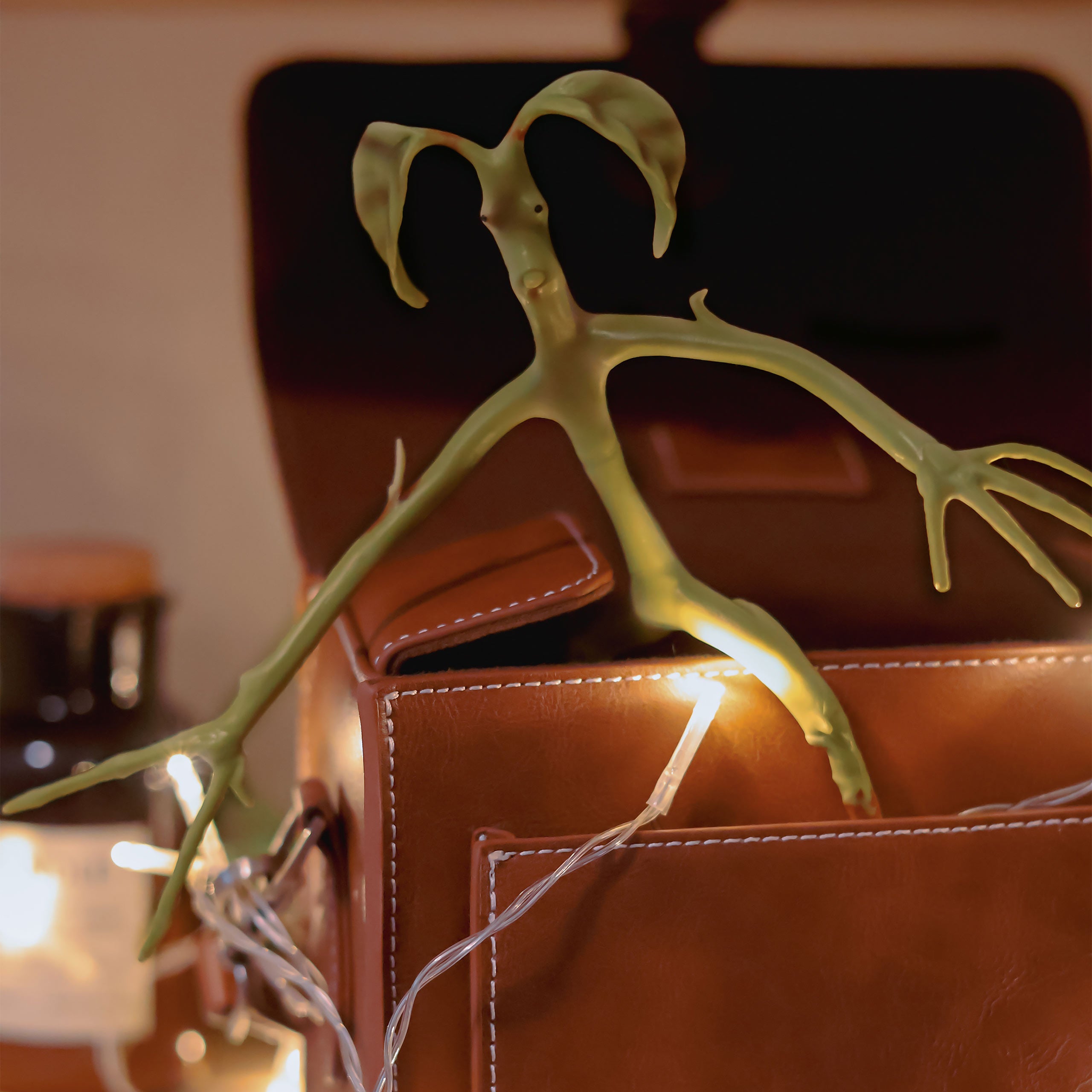 Produktbild Fantastiska Vidunder - Böjbar Bowtruckle-figur 19cm