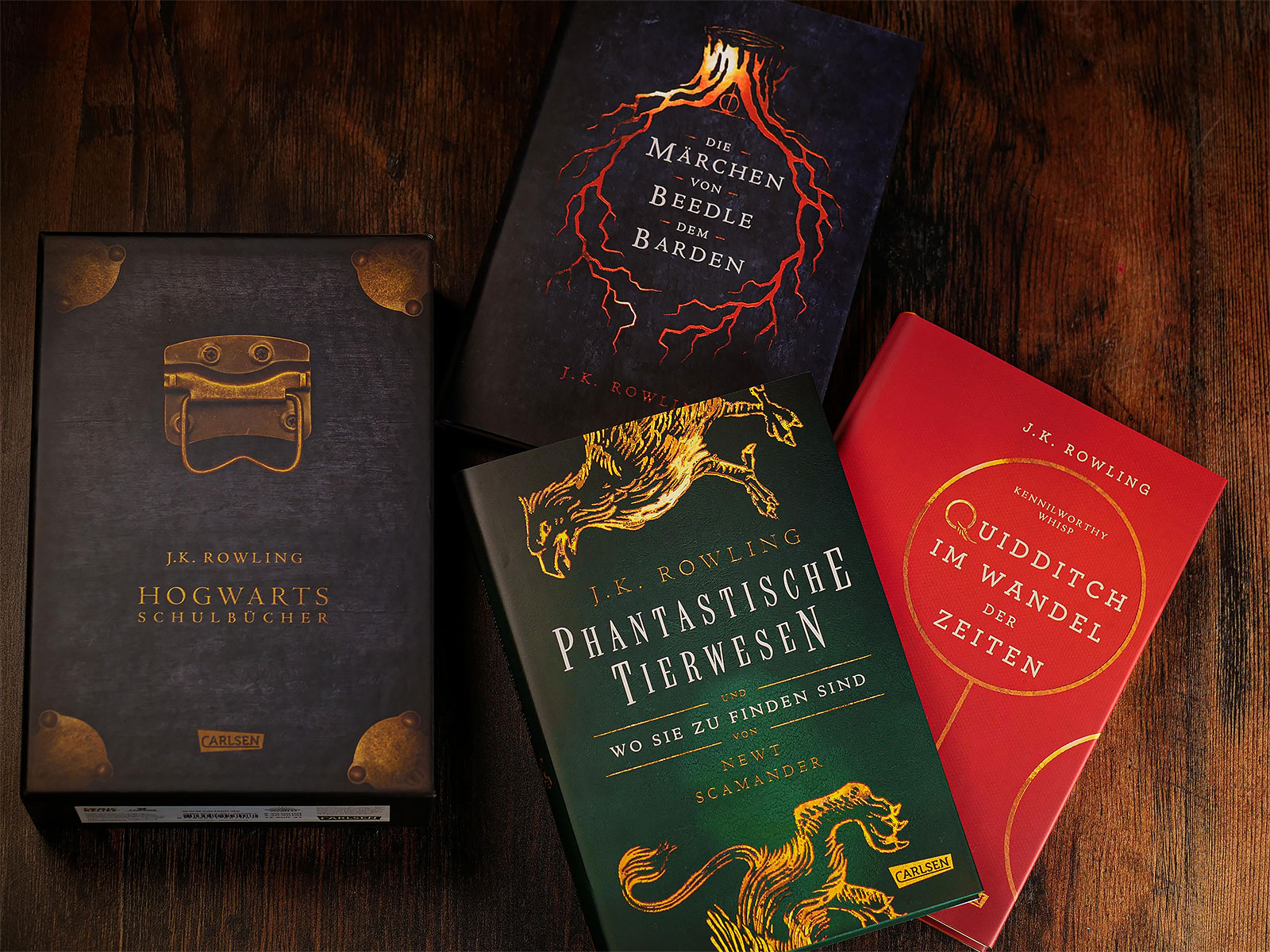 Produktbild Harry Potter - Hogwarts skolböcker i box