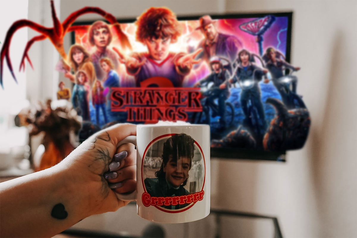 Produktbild Stranger Things - Dustin Snowball Dance Mugg