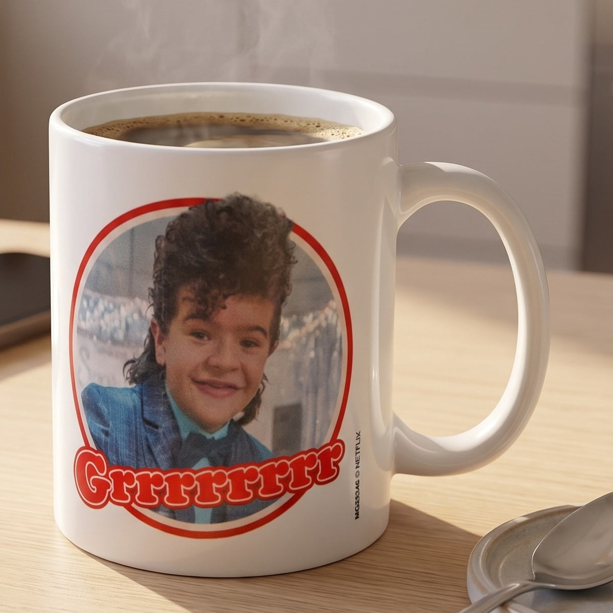 Produktbild Stranger Things - Dustin Snowball Dance Mugg