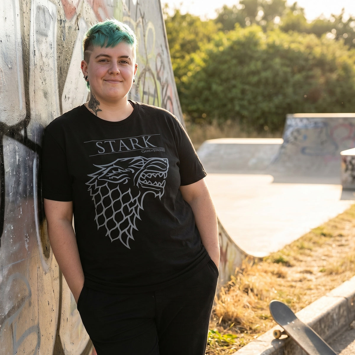 Produktbild Game of Thrones - House Stark T-shirt med skuggvarg svart