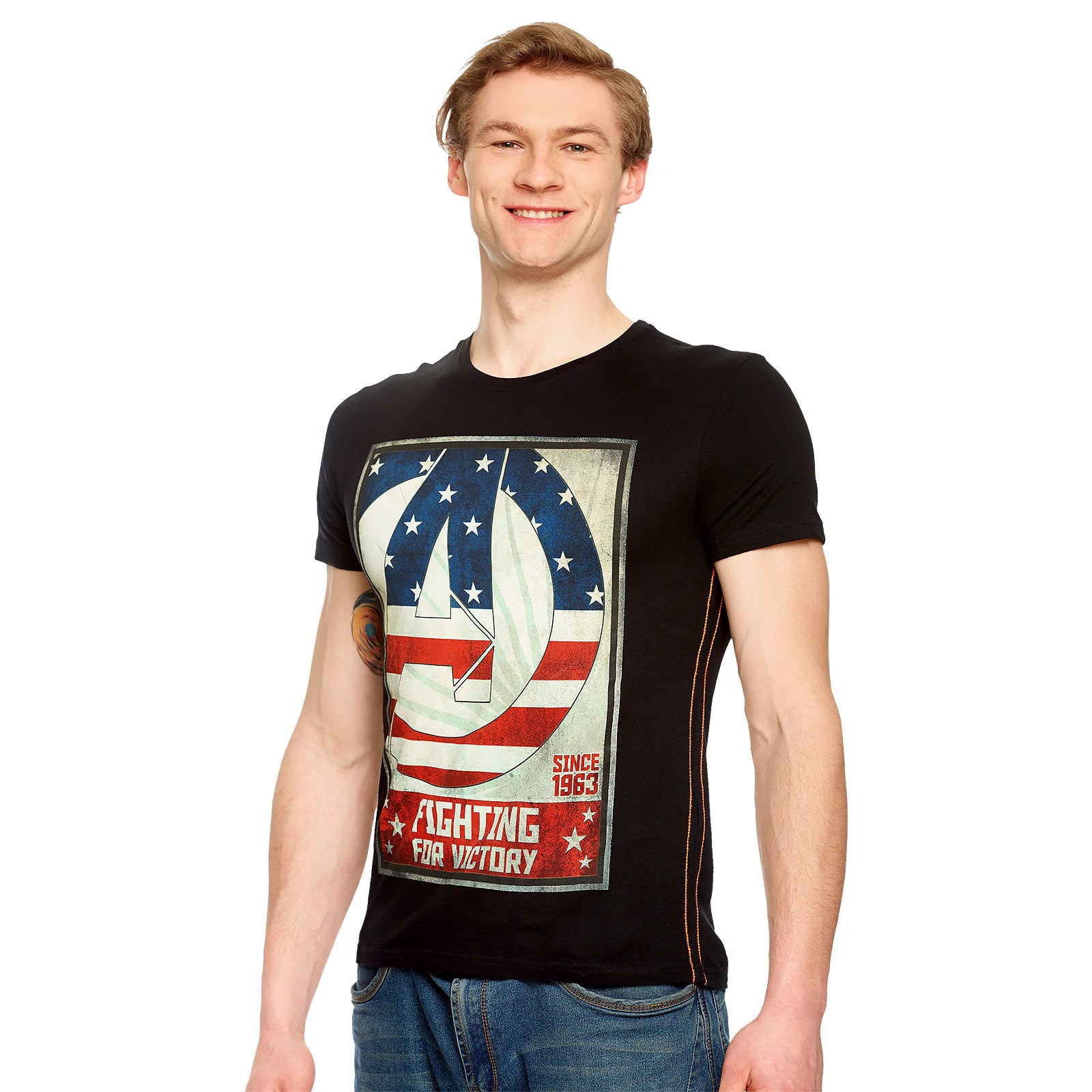 Produktbild Avengers - Fighting for Victory T-shirt svart