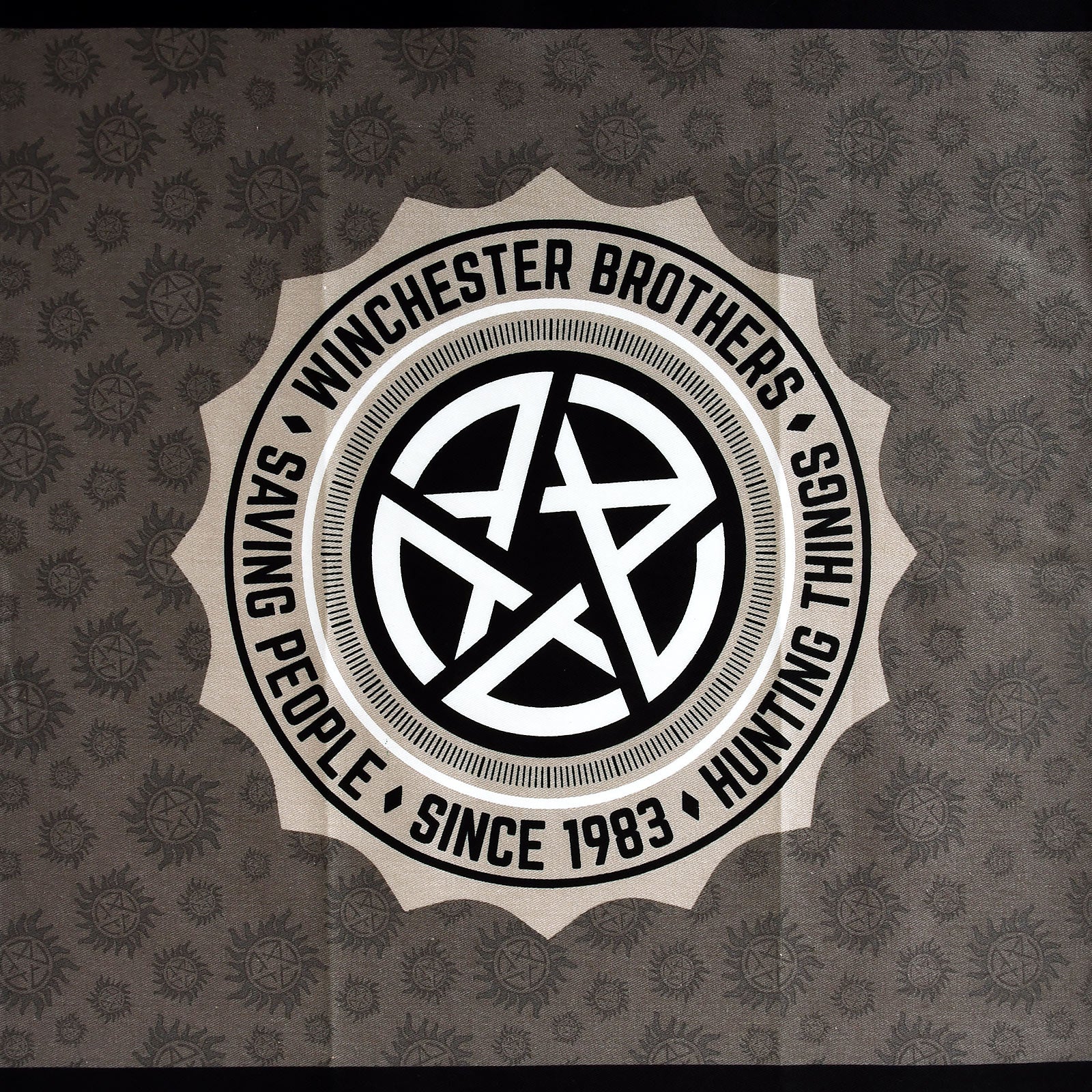 Produktbild Supernatural - Winchester Hunt Kökshandduksset