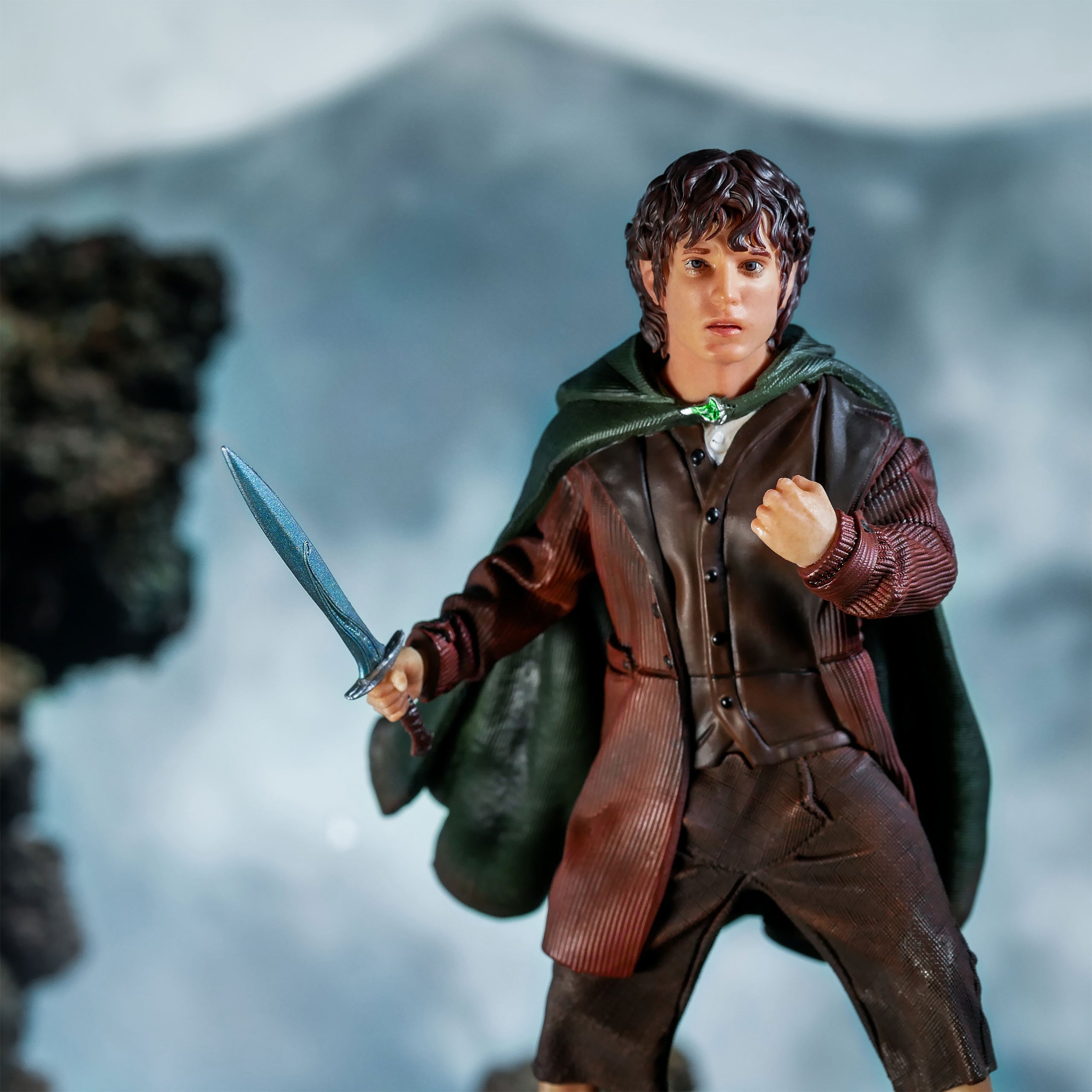 Produktbild Sagan om Ringen - Frodo BDS Art Scale Deluxe Staty 14 cm