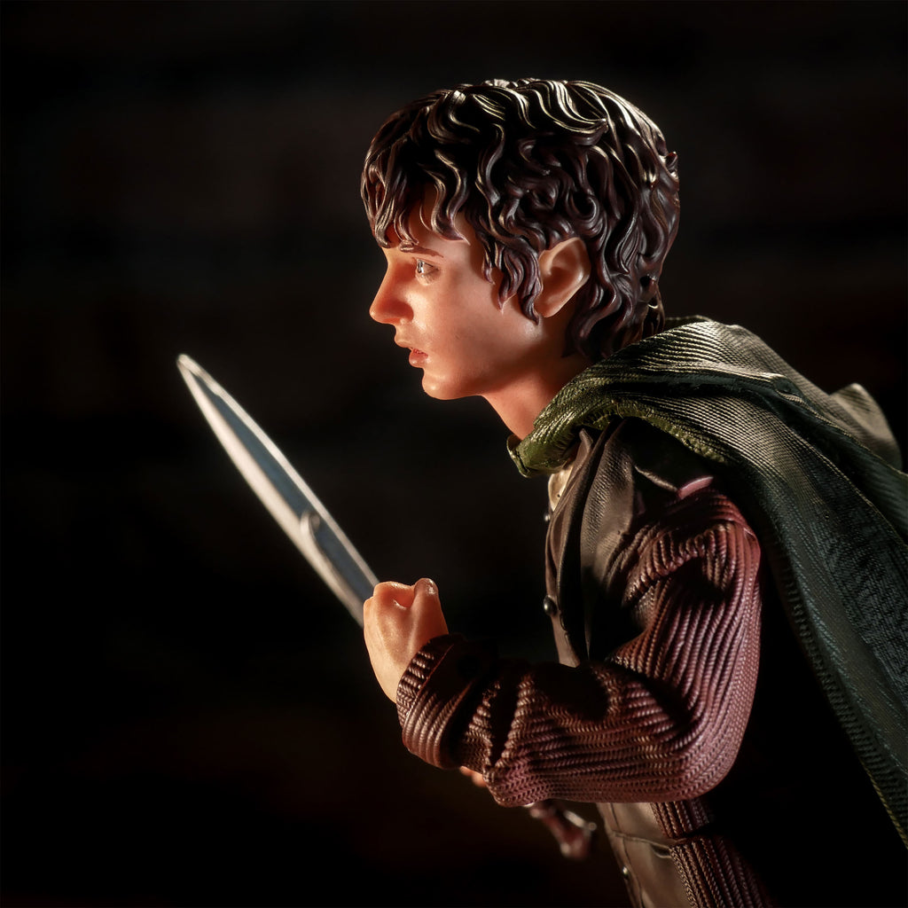 Product image The Lord of the Rings - Frodo BDS Art Scale Deluxe Statue 14 cm