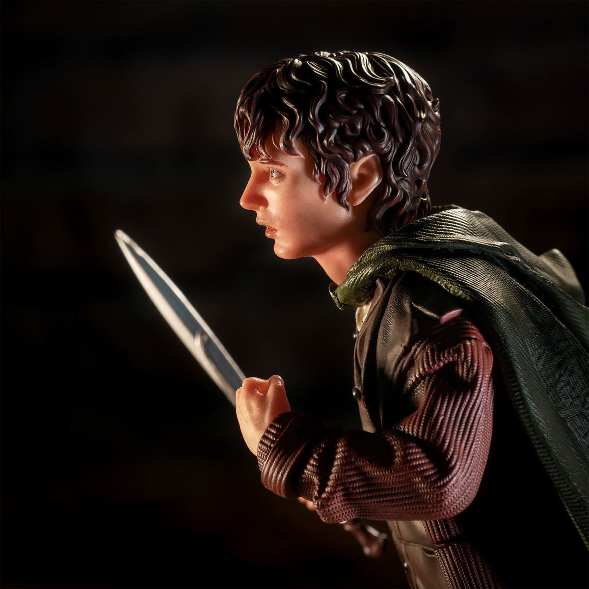 Produktbild Sagan om Ringen - Frodo BDS Art Scale Deluxe Staty 14 cm