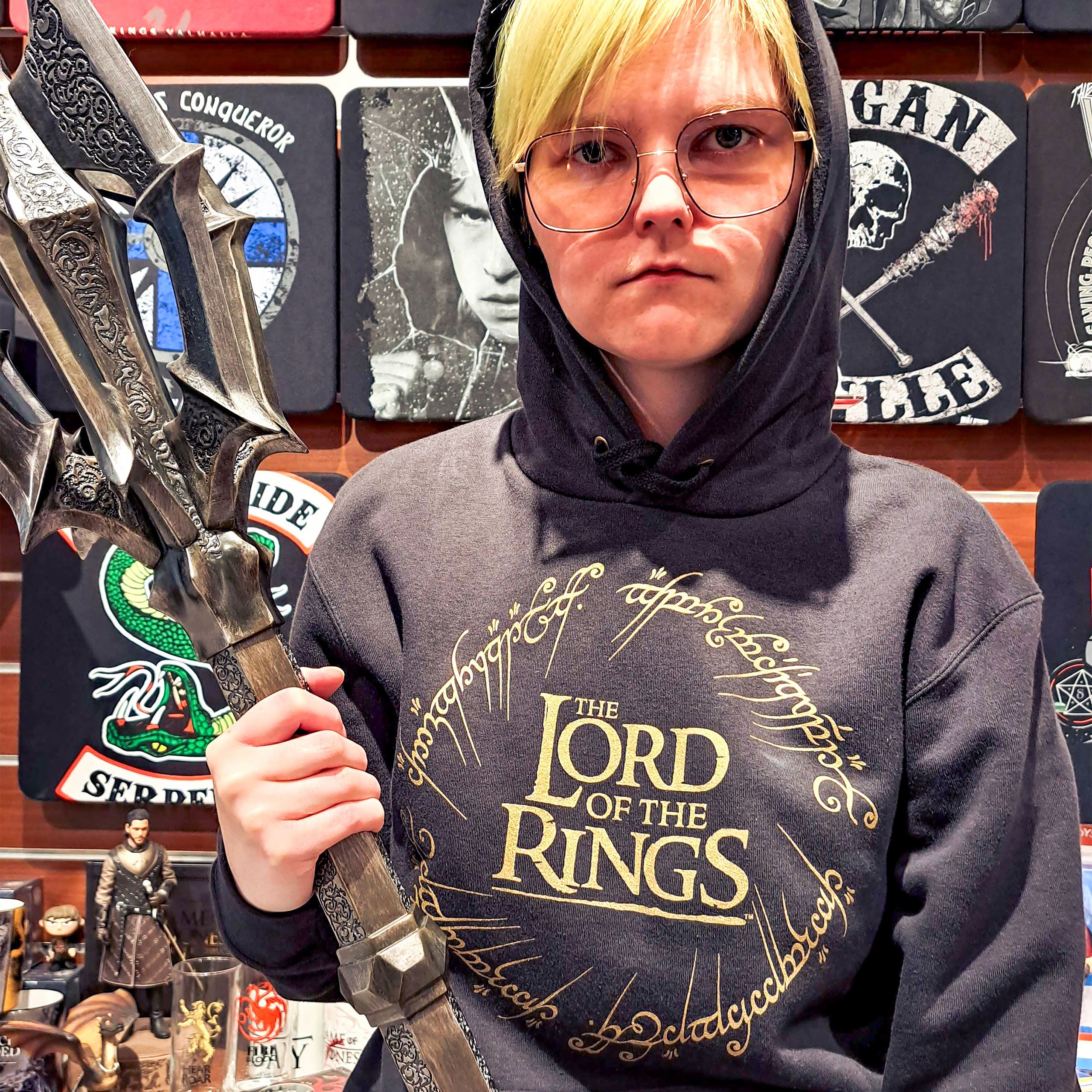 Produktbild Sagan om Ringen - Svart hoodie med Härskarringen