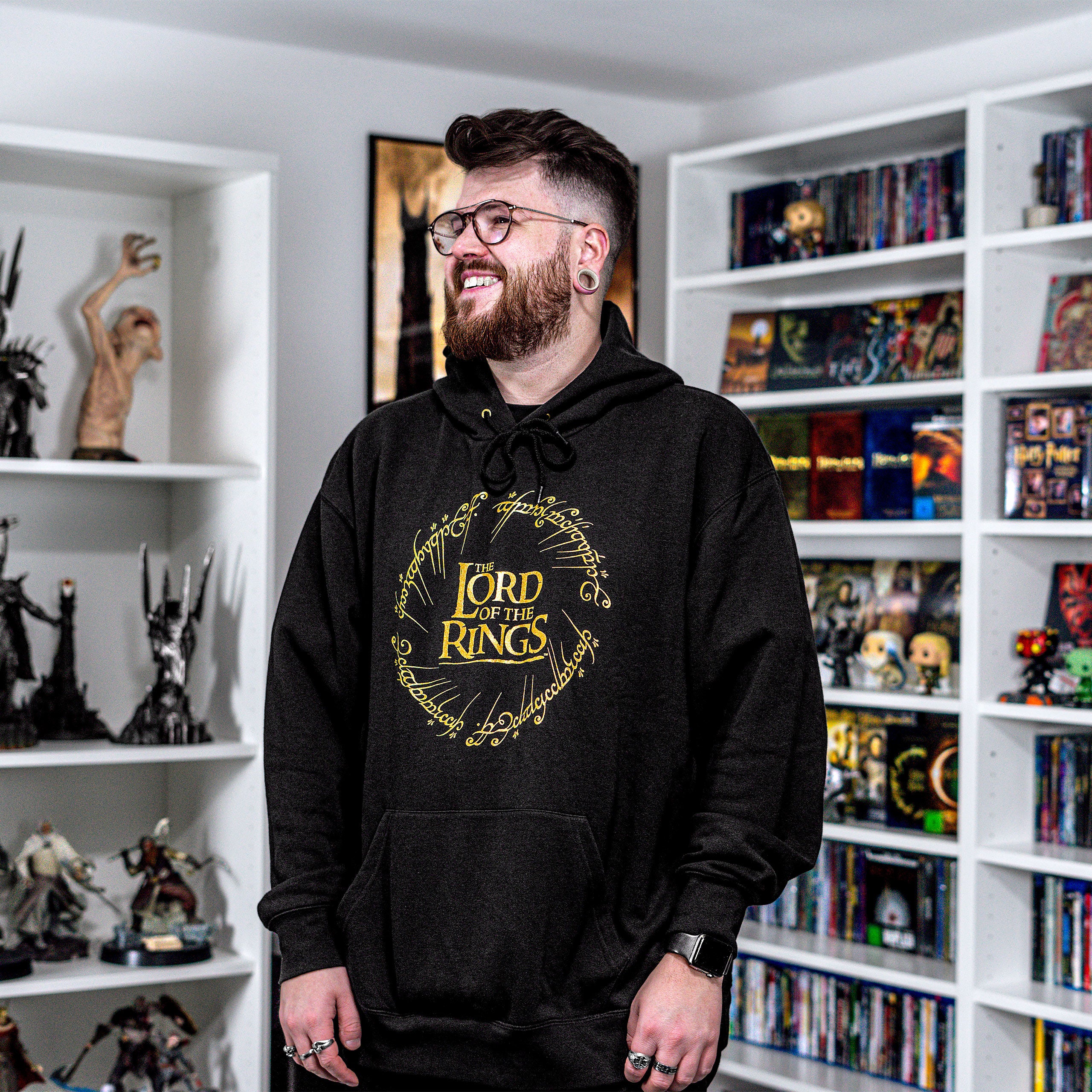 Produktbild Sagan om Ringen - Svart hoodie med Härskarringen