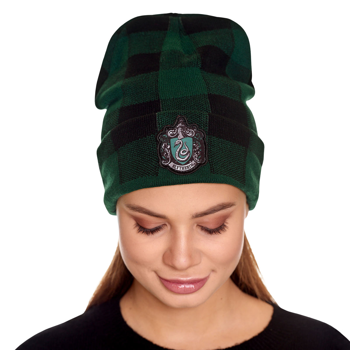 Produktbild Harry Potter - Slytherin rutmönstrad mössa med vapensköld
