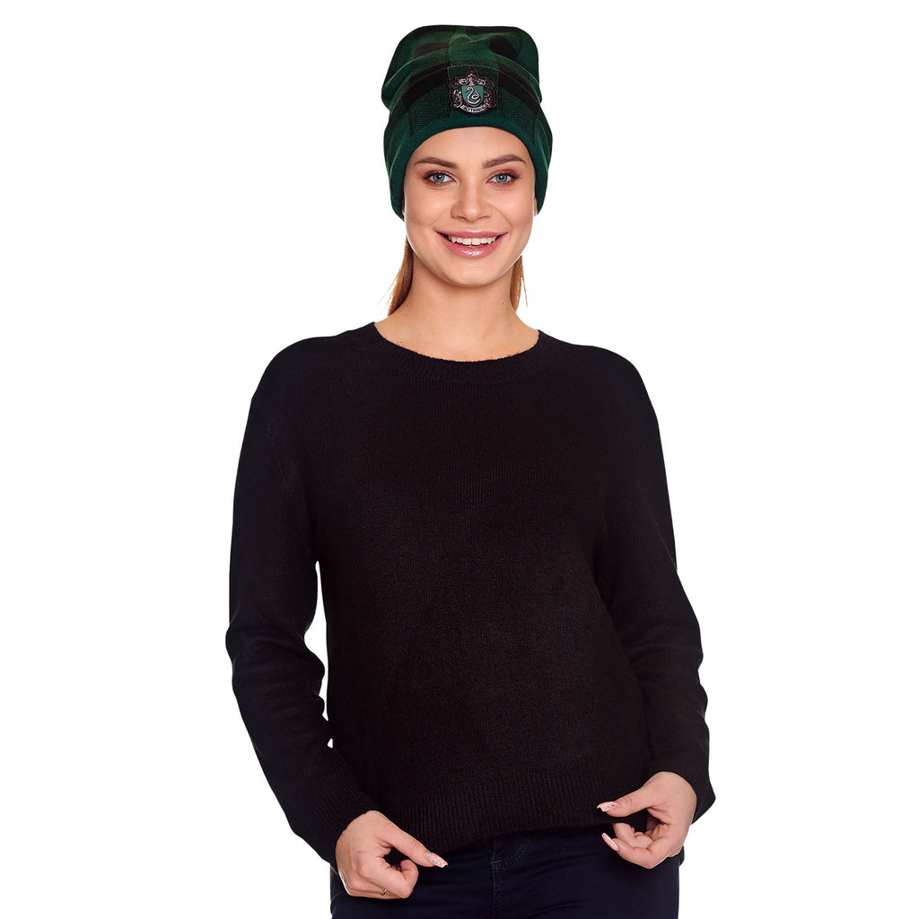 Produktbild Harry Potter - Slytherin rutmönstrad mössa med vapensköld
