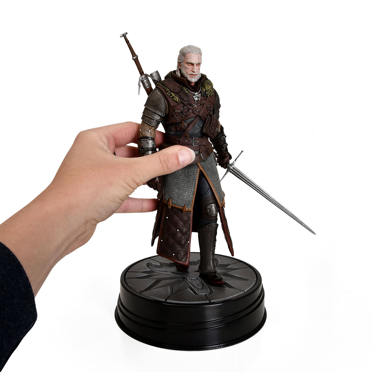 Produktbild Witcher - Geralt Grandmaster Ursine Statuett 24 cm