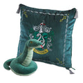 Produktbild Harry Potter - Slytherin kudde med vapensköld och plyschfigur