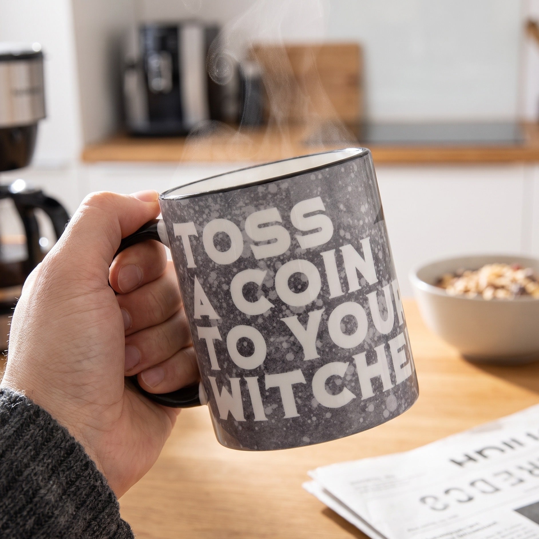 Produktbild Toss a Coin-mugg för Witcher-fans