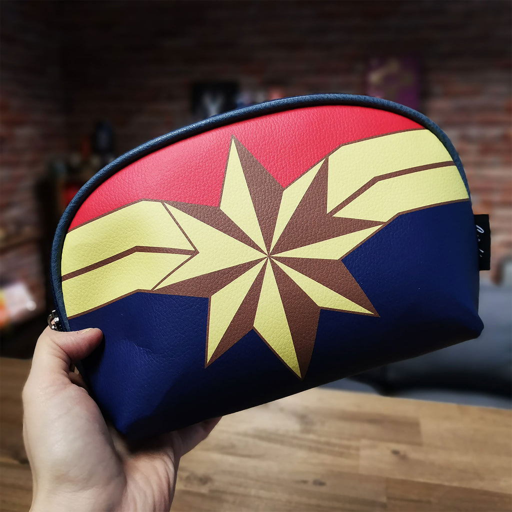 Produktbild Captain Marvel - Sminkväska med logo