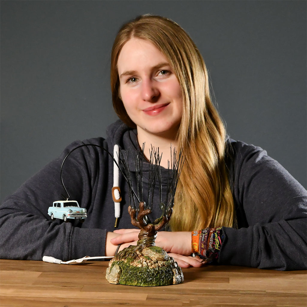 Produktbild Miniatyrreplik av Piskande Pilträdet med flygande bil - Harry Potter