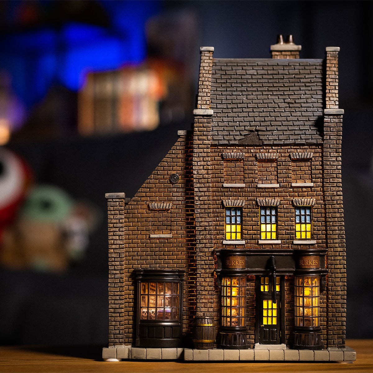 Produktbild Borgin & Burkes butik miniatyrreplika med belysning - Harry Potter