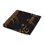 Produktbild Sagan om Ringen - Svart loop-scarf med inskription av Härskarringen