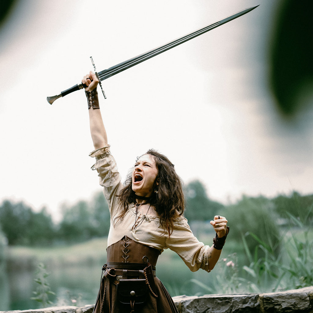 Produktbild Geralt av Rivias stålsvärdsreplika med slida för Witcher-fans