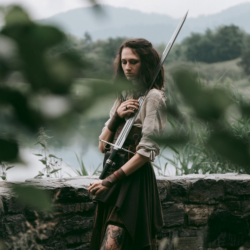Produktbild Geralt av Rivias stålsvärdsreplika med slida för Witcher-fans