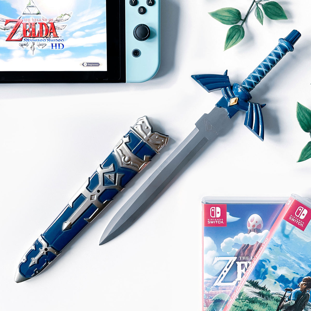 Product image Master Sword Miniature Replica with Sheath for Zelda Fans
