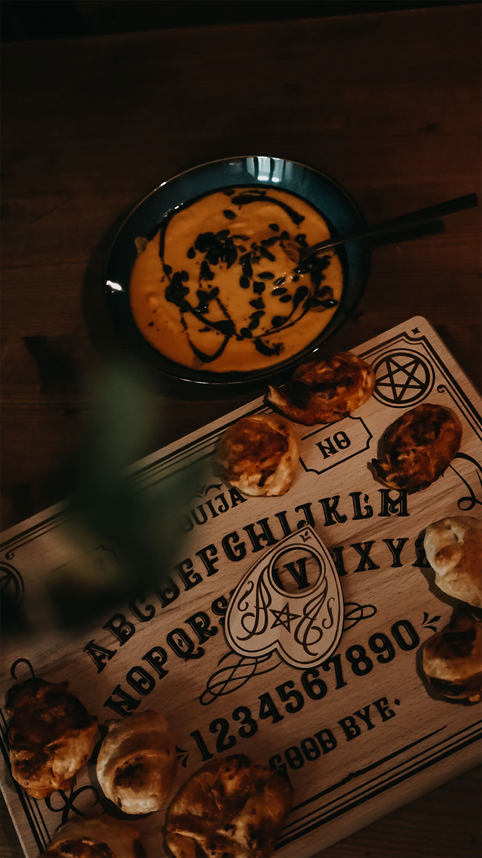 Produktbild Ouija-bräda i bokträ för Supernatural-fans