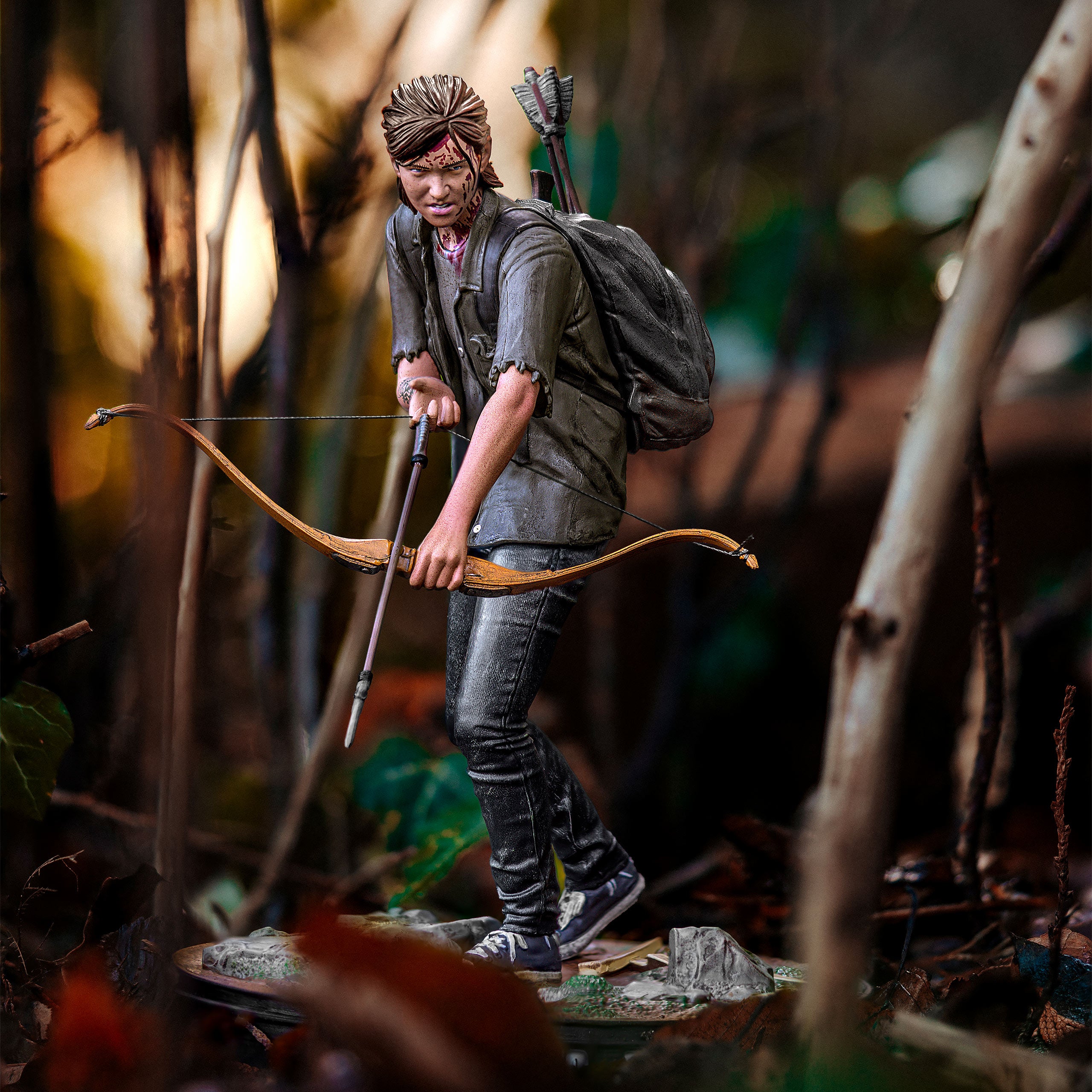Produktbild The Last of Us - Ellie med båge Staty 21 cm