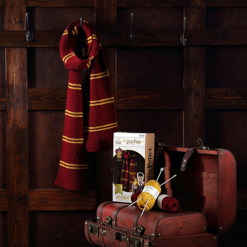 Produktbild Harry Potter - Gryffindor Halsduk Stickningsset