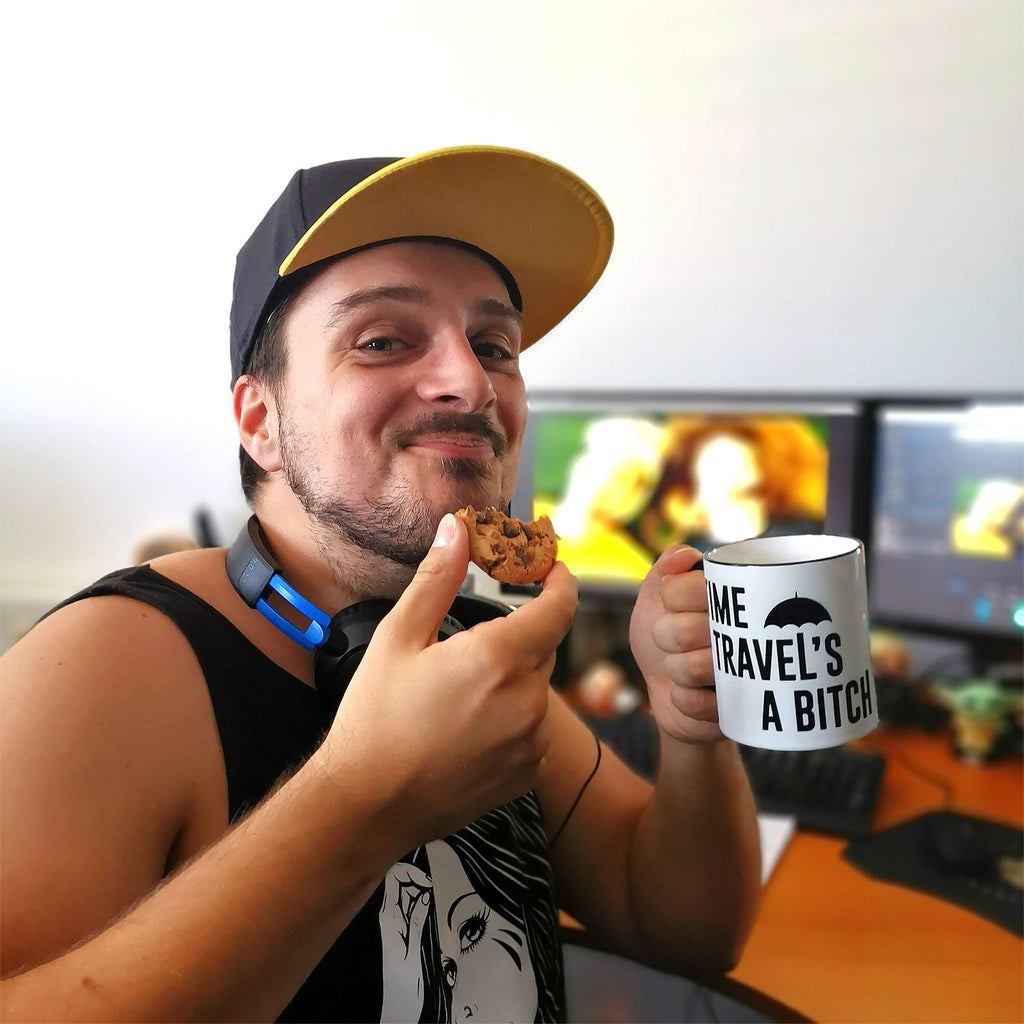 Produktbild Time Travel's a Bitch-mugg för fans av The Umbrella Academy