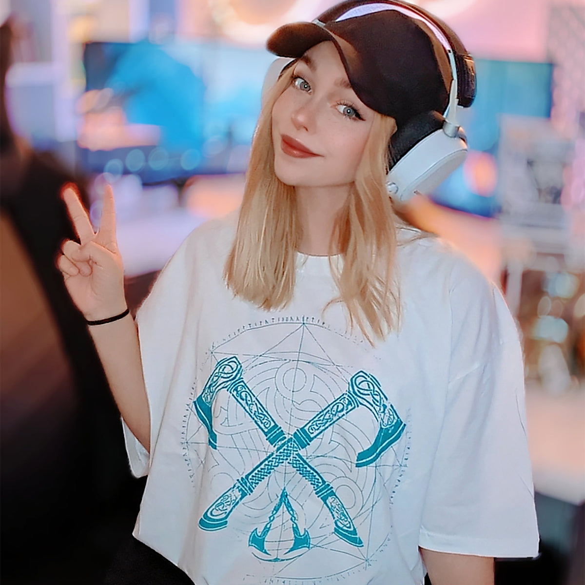 Produktbild Assassin's Creed - Valhalla Crossaxe T-shirt vit