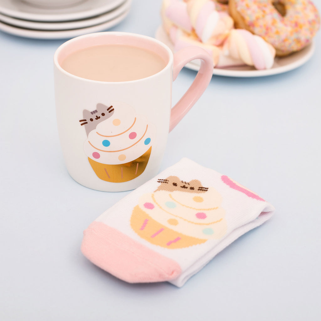 Produktbild Pusheen - Cupcake strumpor och mugg