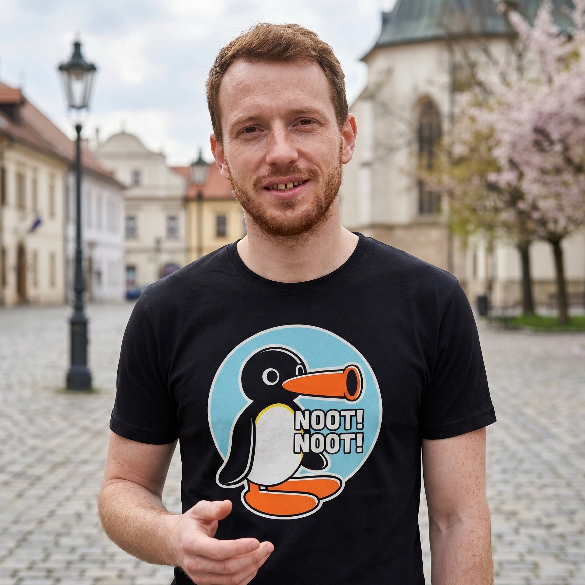 Product image Noot Noot T-Shirt for Pingu Fans black