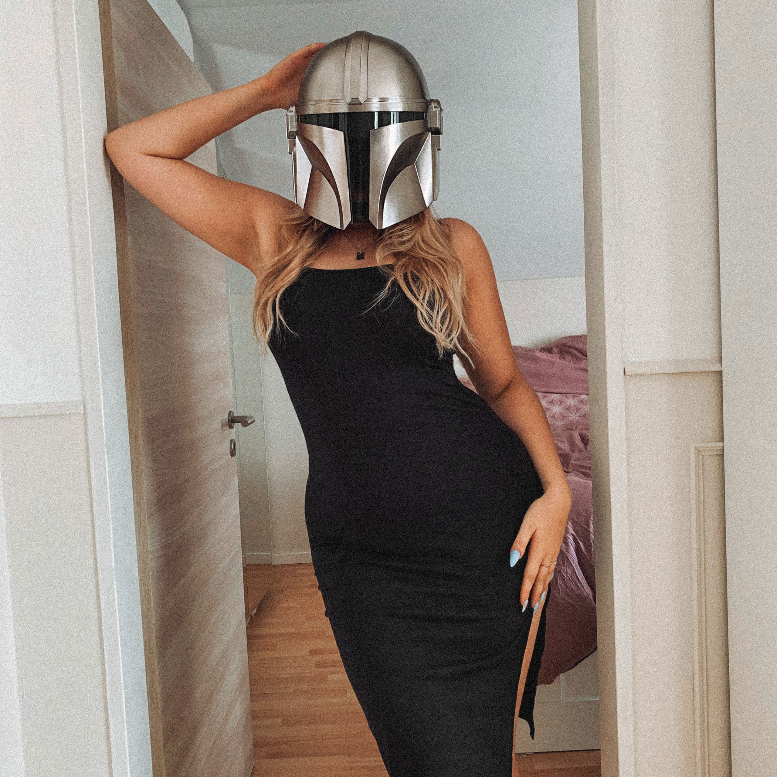 Produktbild The Mandalorian hjälmreplika med ljus - Star Wars