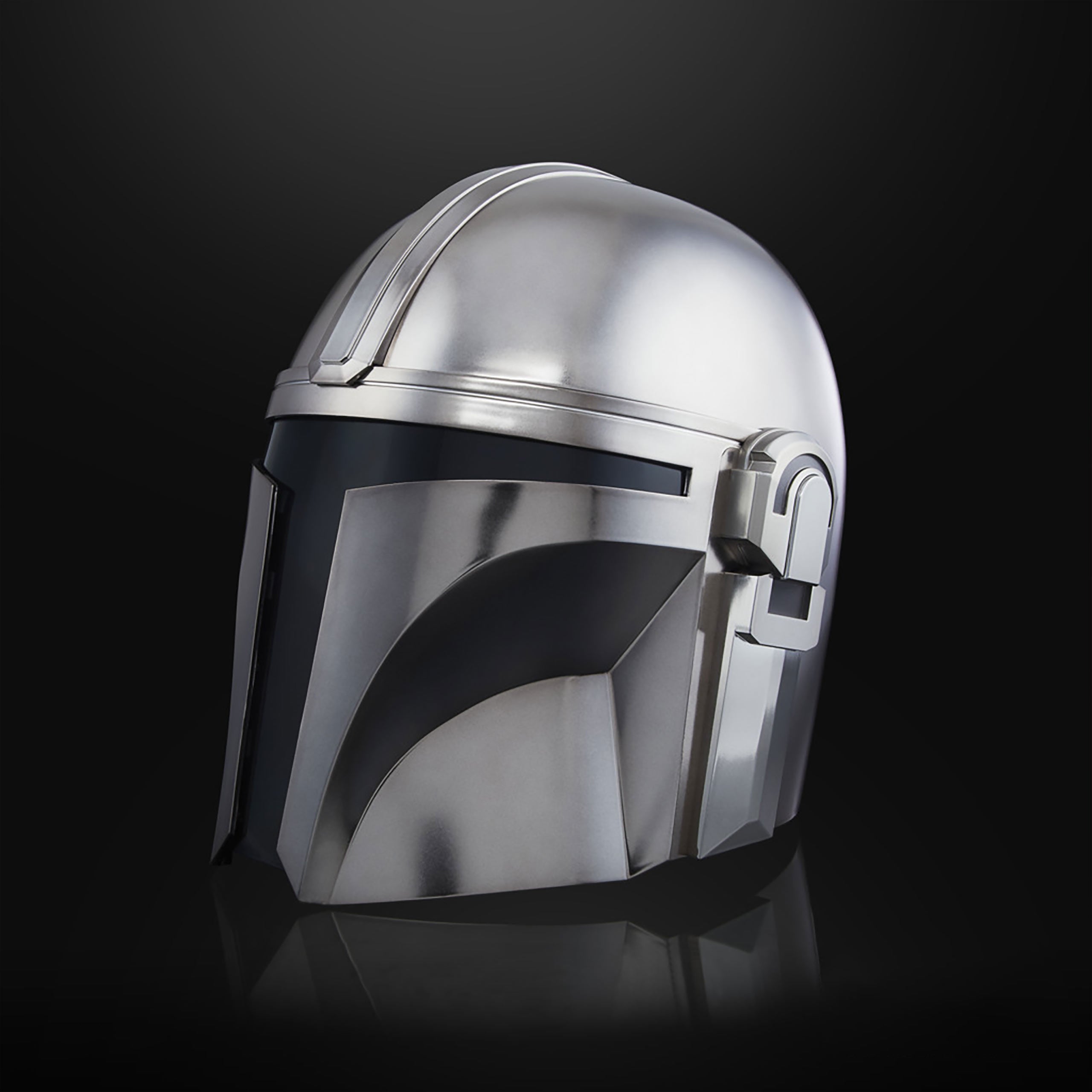 Produktbild The Mandalorian hjälmreplika med ljus - Star Wars