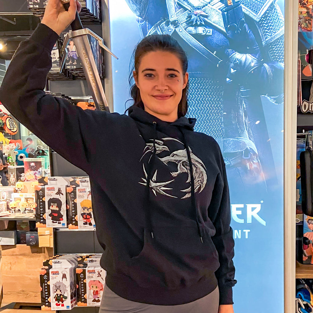 Produktbild Witcher - Svart hoodie med vargemblem