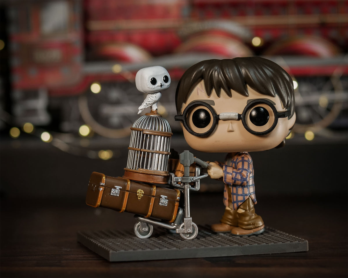 Produktbild Harry Potter med bagagevagn på Plattform 9 3/4 Funko Pop Figur