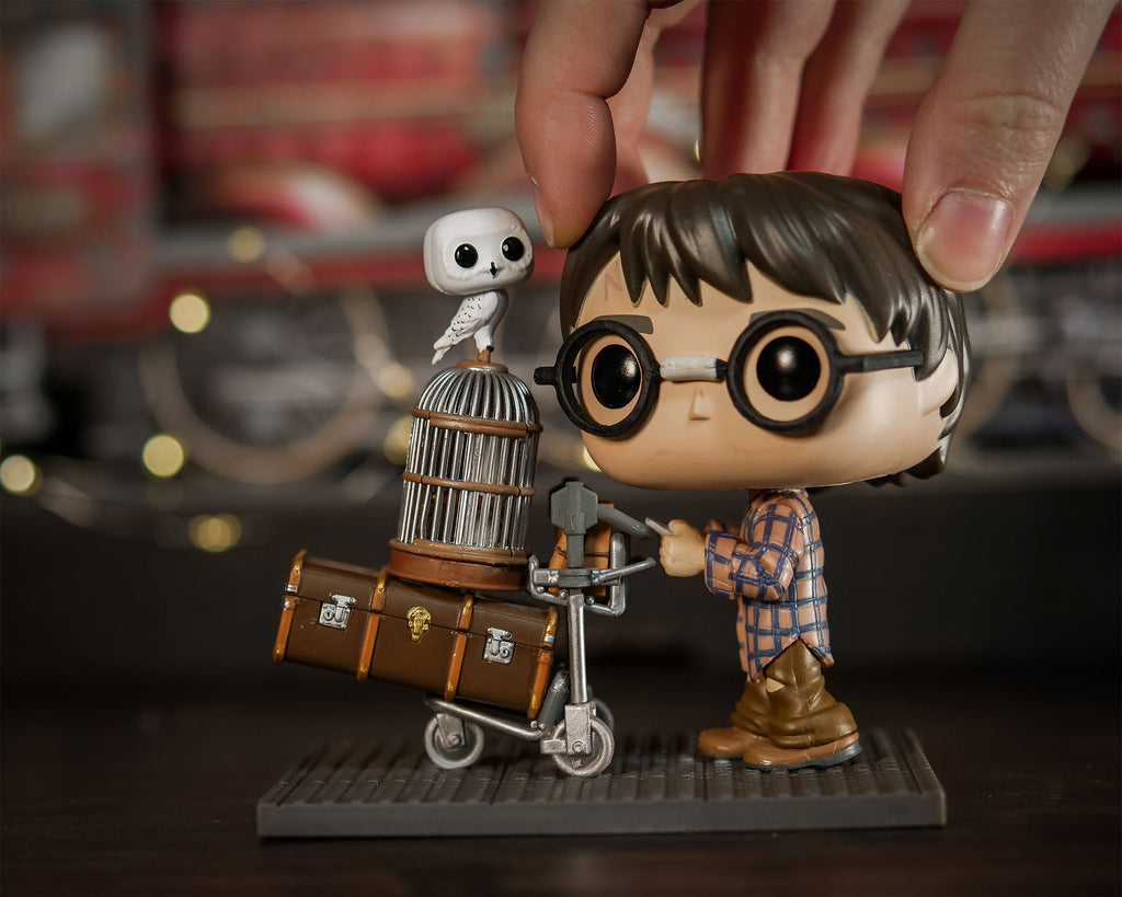Produktbild Harry Potter med bagagevagn på Plattform 9 3/4 Funko Pop Figur
