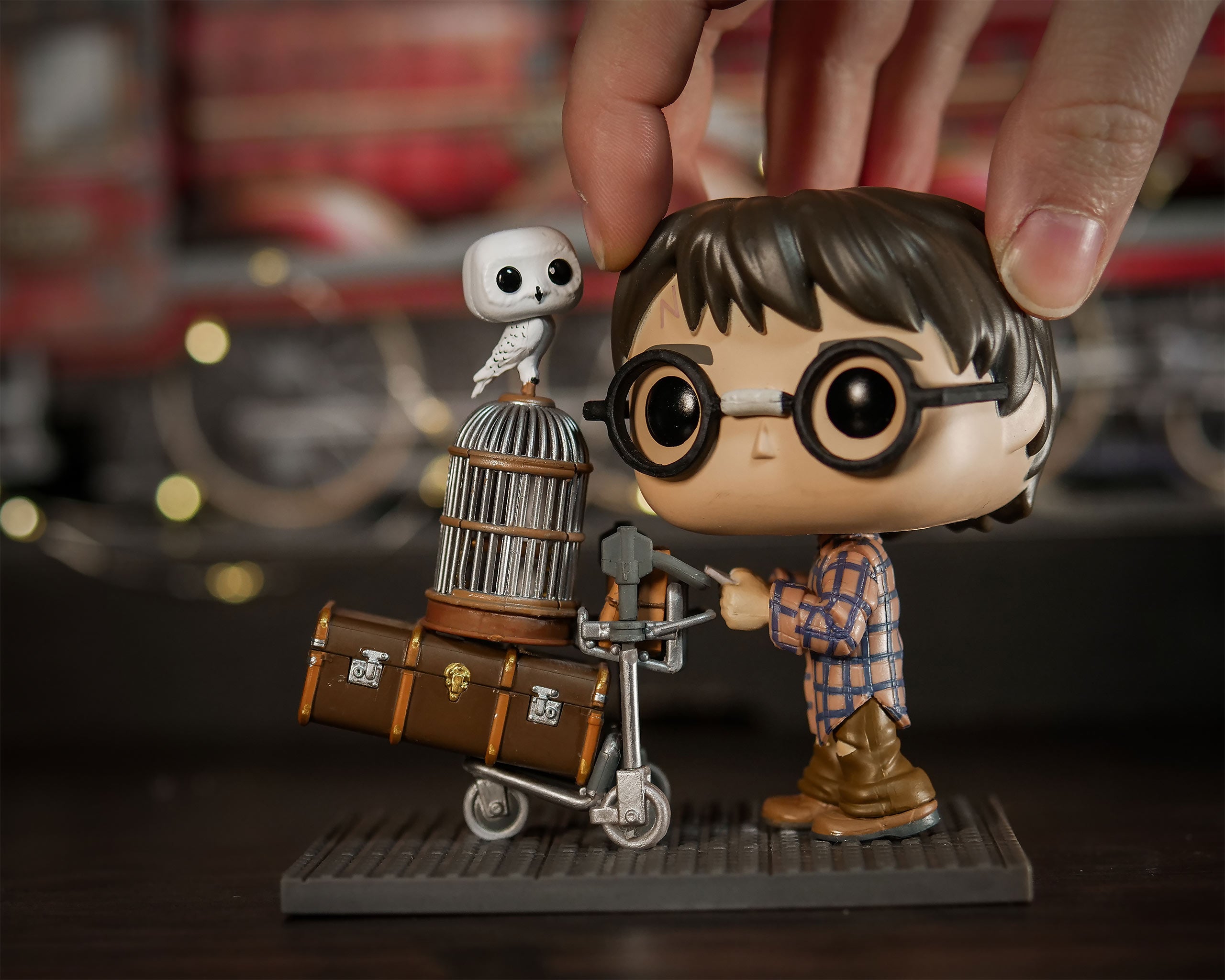Produktbild Harry Potter med bagagevagn på Plattform 9 3/4 Funko Pop Figur