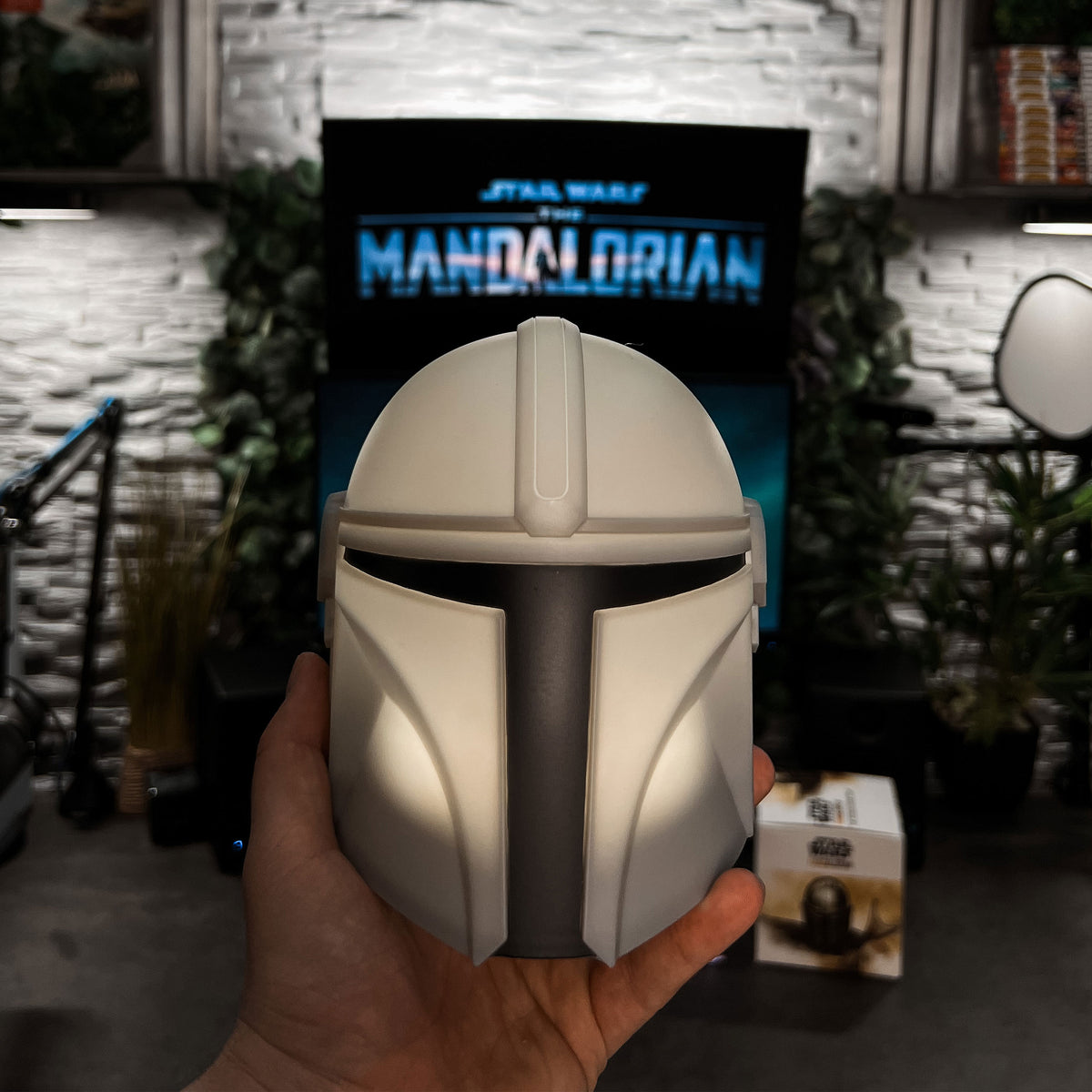 Produktbild The Mandalorian hjälmlampa - Star Wars